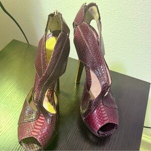 AUTHENTIC Fendi Burgundy Peep-Toe Heels